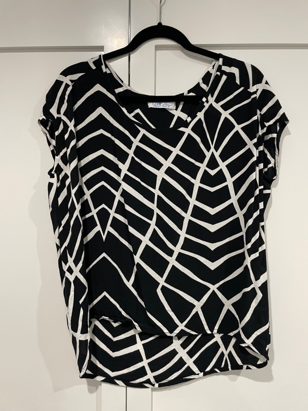 Ava Sky Crepe Geometric Short Sleeve Top
